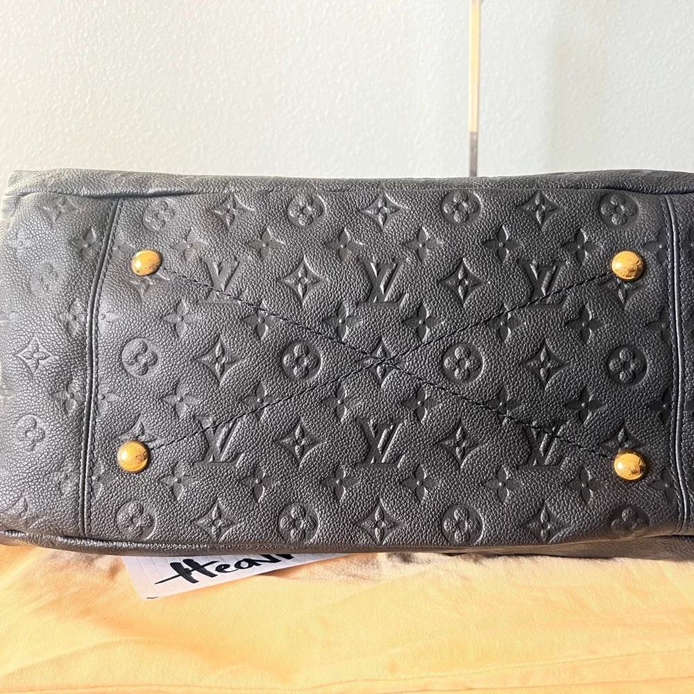 SOLD-Authentic Louis Vuitton Artsy MM Mng Empreinte Infini (Navy) - Picture 15 of 16